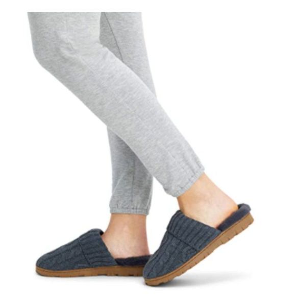 Jessica Simpson Women's Soft Cable Knit Slippers with Indoor/Outdoor Sole - Picture 6 of 6